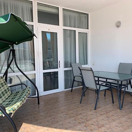 Town-House Golden Bugaz Karolino-Buhaz Exterior foto