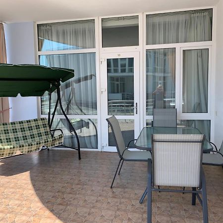 Town-House Golden Bugaz Karolino-Buhaz Exterior foto